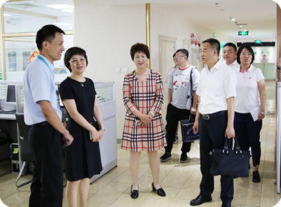   哈爾濱市統(tǒng)計局副局長丁威、道里區(qū)統(tǒng)計局、工農(nóng)街道辦事處相關領導蒞臨金農(nóng)網(wǎng)調研指導農(nóng)業(yè)電商工作